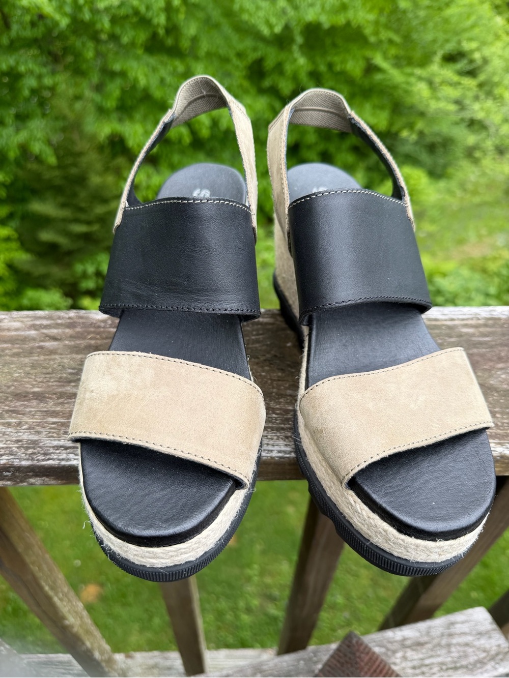 Sorel Two-Tone Black and Tan Slingback Platform Sandals